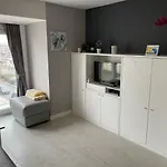 Met Zeezicht Op Heldenplein 아파트 크노케-하이스트