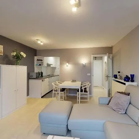 아파트 Met Zeezicht Op Heldenplein 크노케-하이스트